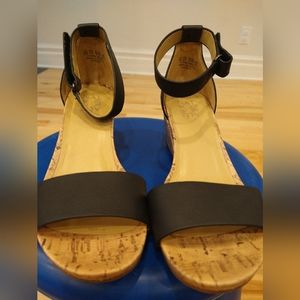 Naturalizer wedges sandals black straps 37.5 Euro